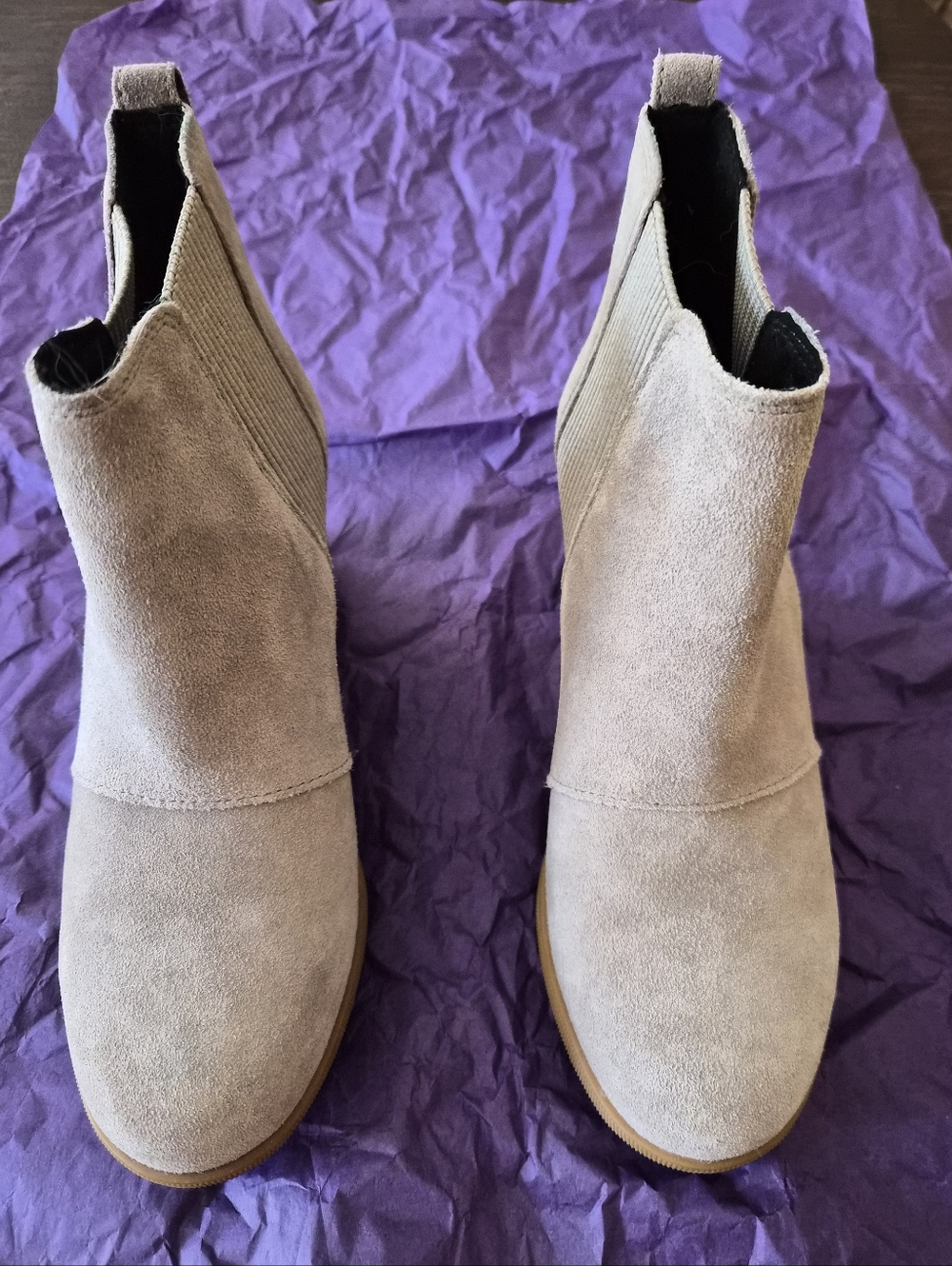 Sorel Suede Chelsea Wedge Ankle Boots in Taupe - Women